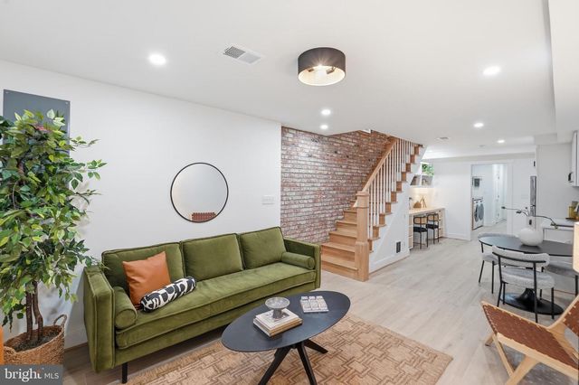 1227 E ST SE, Washington, DC 20003