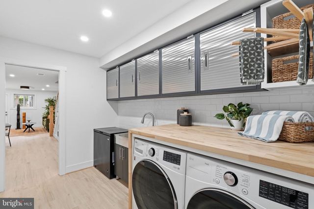 1227 E ST SE, Washington, DC 20003