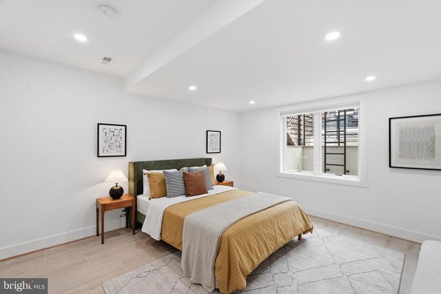 1227 E ST SE, Washington, DC 20003