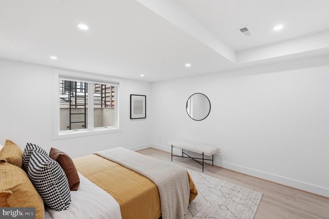 1227 E ST SE, Washington, DC 20003