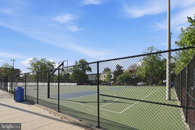 1227 E ST SE, Washington, DC 20003