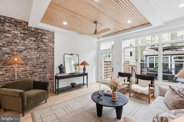 1227 E ST SE, Washington, DC 20003