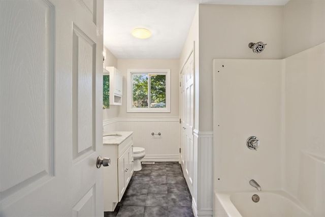 35 Kenwood Street, Warwick, RI 02889