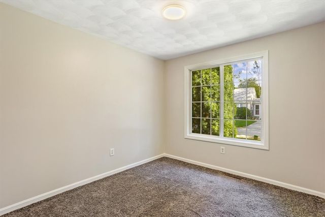 35 Kenwood Street, Warwick, RI 02889