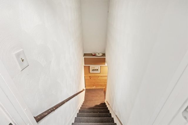 35 Kenwood Street, Warwick, RI 02889