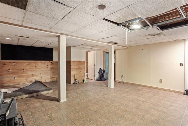 35 Kenwood Street, Warwick, RI 02889