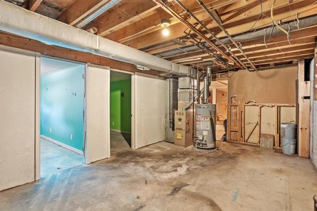 35 Kenwood Street, Warwick, RI 02889