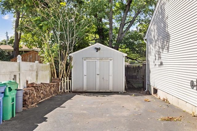 35 Kenwood Street, Warwick, RI 02889