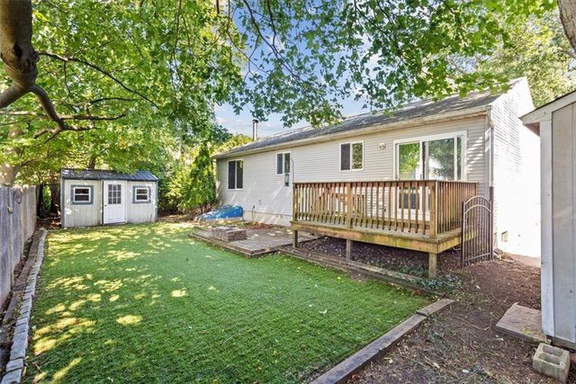 35 Kenwood Street, Warwick, RI 02889