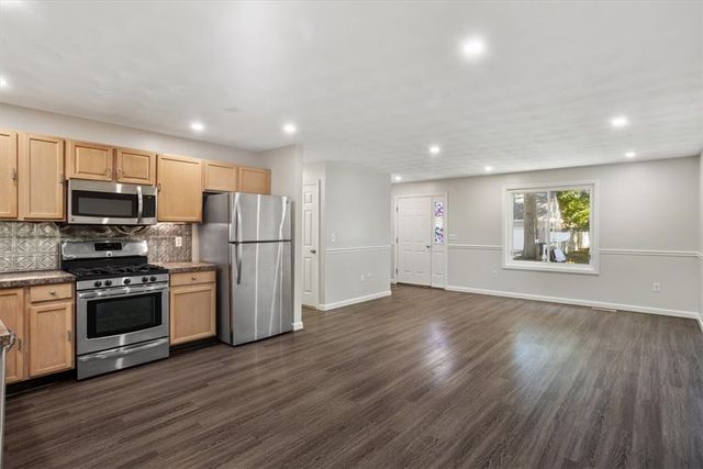 35 Kenwood Street, Warwick, RI 02889