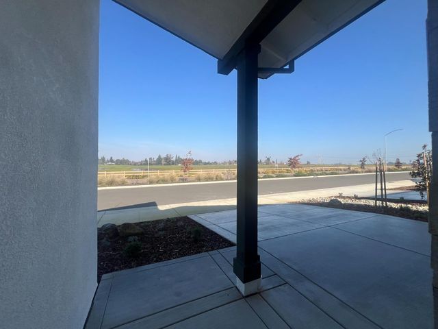 9013 Elliott Springs Dr, Elk Grove, CA 95624