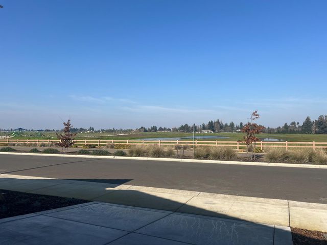 9013 Elliott Springs Dr, Elk Grove, CA 95624