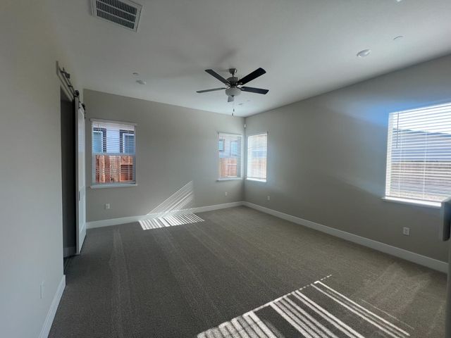 9013 Elliott Springs Dr, Elk Grove, CA 95624