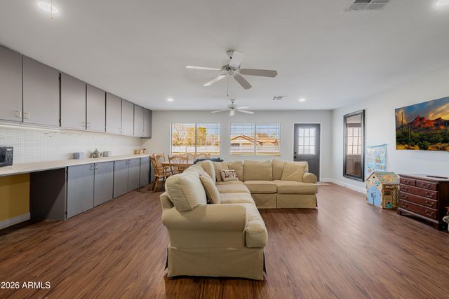 3151 S EAGLE Drive, Chandler, AZ 85286