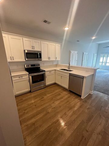 4016 Opal Dr, Hendersonville, TN 37075