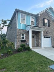 4016 Opal Dr, Hendersonville, TN 37075