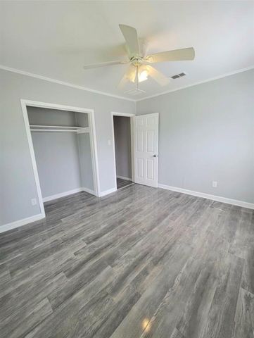 701 18th Avenue N, Texas City, TX 77590