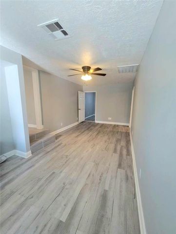 701 18th Avenue N, Texas City, TX 77590