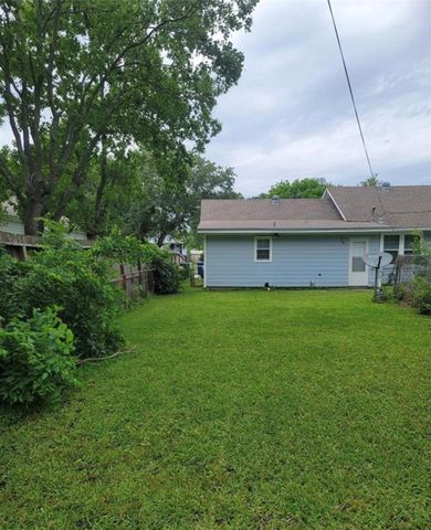 701 18th Avenue N, Texas City, TX 77590