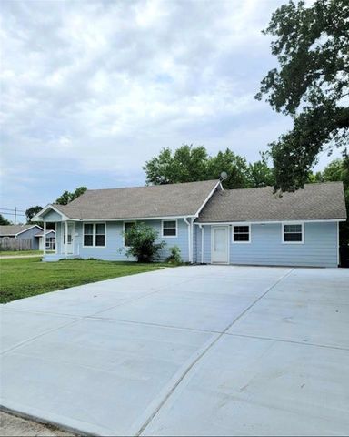 701 18th Avenue N, Texas City, TX 77590