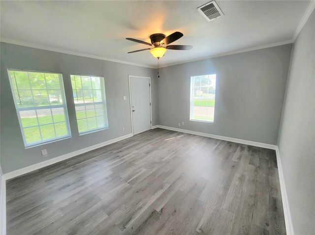 701 18th Avenue N, Texas City, TX 77590