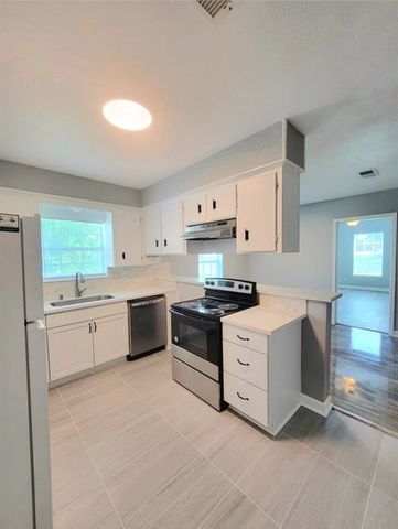 701 18th Avenue N, Texas City, TX 77590