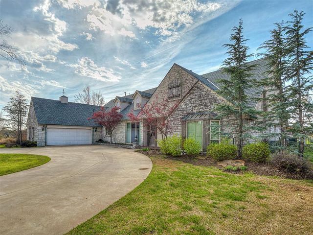 1206 Saint Andrews Drive, Edmond, OK 73025