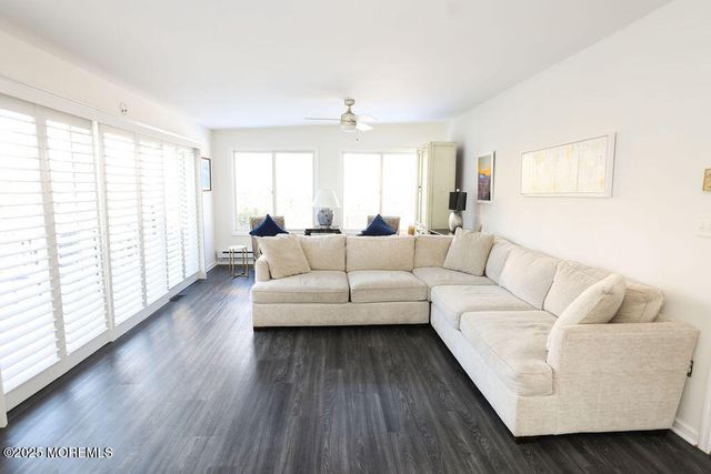 17 Beach Road, Monmouth Beach, NJ 07750