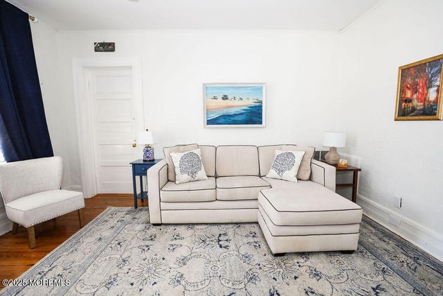 17 Beach Road, Monmouth Beach, NJ 07750