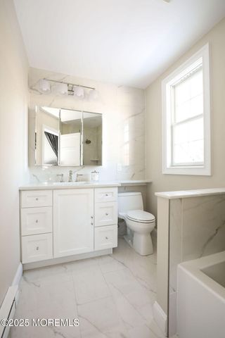 17 Beach Road, Monmouth Beach, NJ 07750