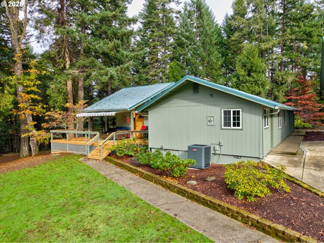 894 COLWELL HILL Ln, Roseburg, OR 97471