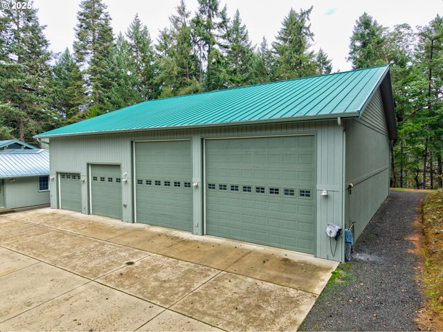 894 COLWELL HILL Ln, Roseburg, OR 97471