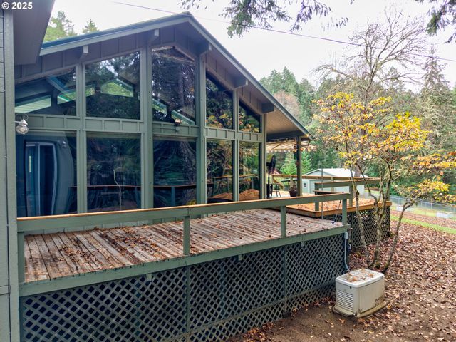 894 COLWELL HILL Ln, Roseburg, OR 97471