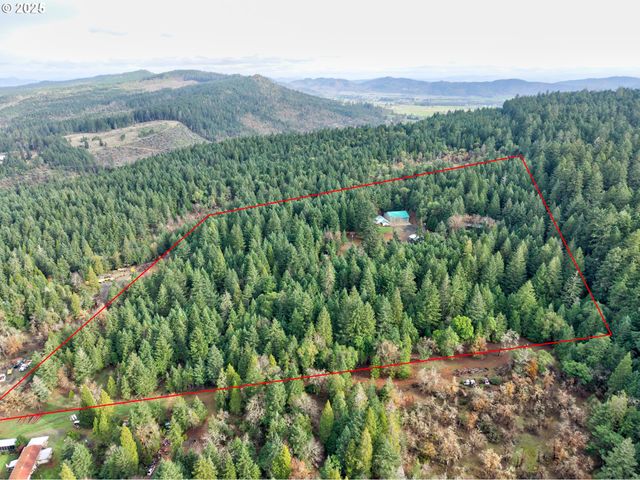 894 COLWELL HILL Ln, Roseburg, OR 97471