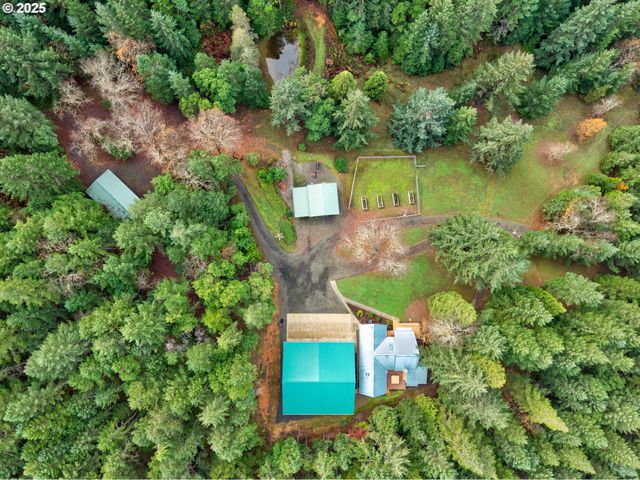 894 COLWELL HILL Ln, Roseburg, OR 97471