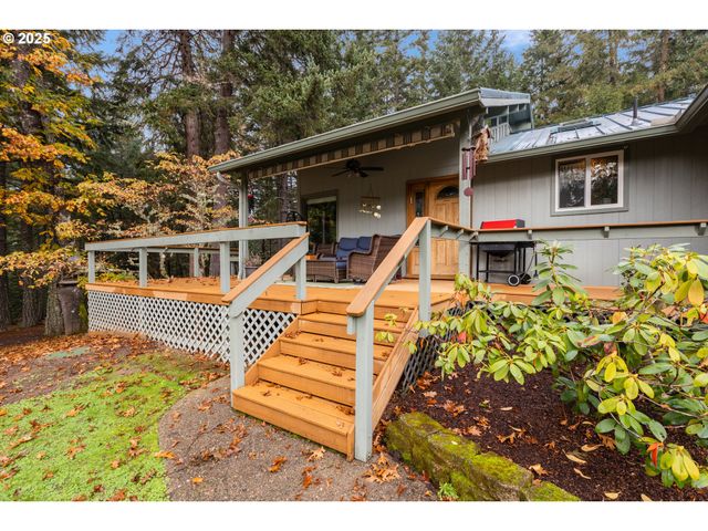 894 COLWELL HILL Ln, Roseburg, OR 97471