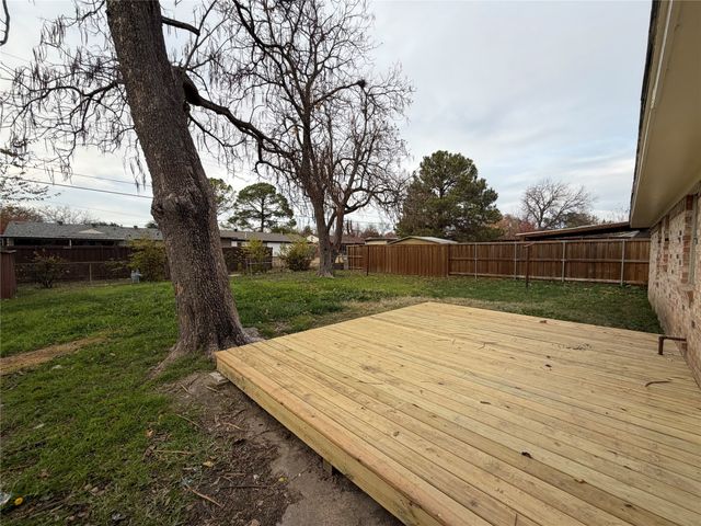 2527 Larchmont Drive, Mesquite, TX 75150