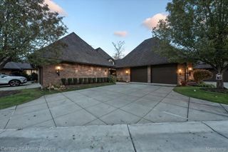 9095 S Saginaw Road 23, Grand Blanc, MI 48439