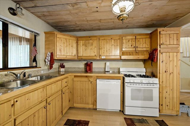 3000 Succor Ln, Foresthill, CA 95631