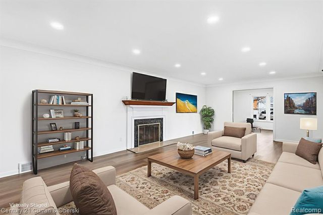 3136 Mildred Street, Wayne, MI 48184