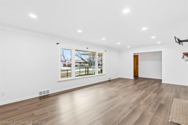 3136 Mildred Street, Wayne, MI 48184