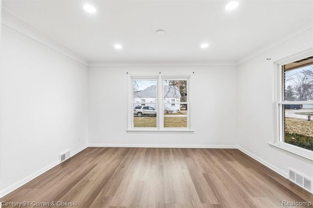 3136 Mildred Street, Wayne, MI 48184