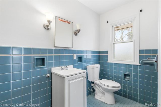 3136 Mildred Street, Wayne, MI 48184