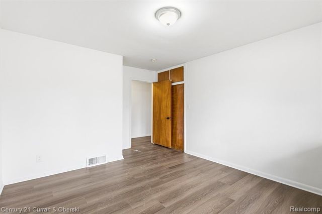 3136 Mildred Street, Wayne, MI 48184