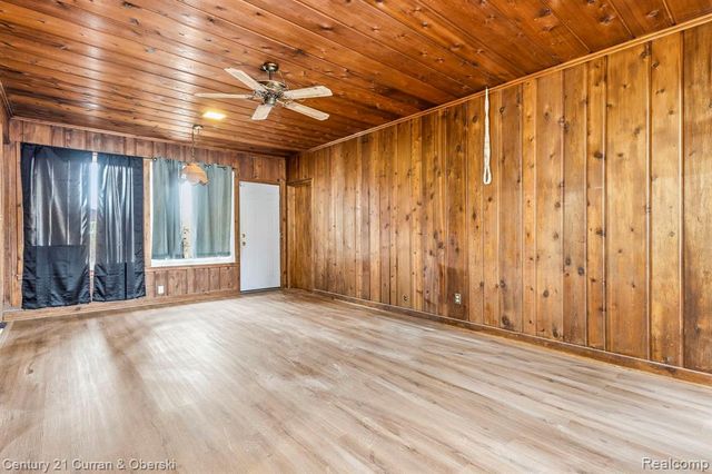 3136 Mildred Street, Wayne, MI 48184