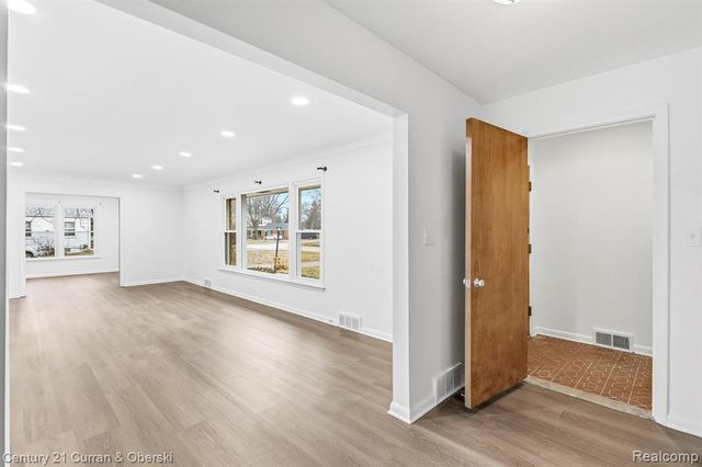 3136 Mildred Street, Wayne, MI 48184