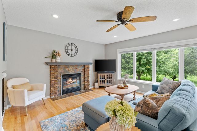 2213 Emerald Lane, Saint Paul, MN 55119