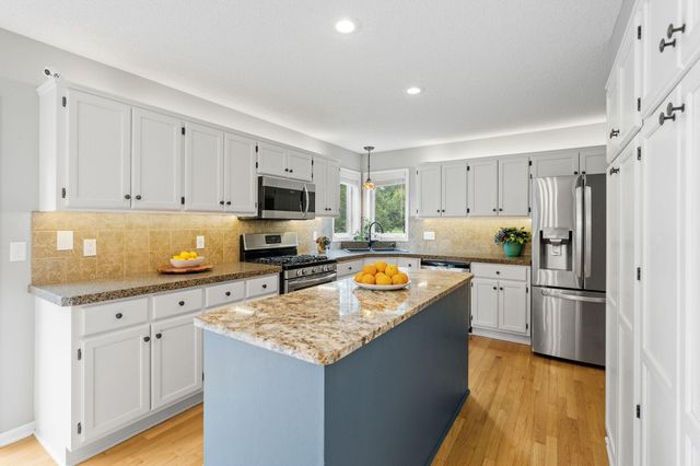 2213 Emerald Lane, Saint Paul, MN 55119
