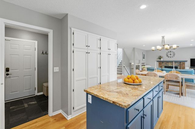 2213 Emerald Lane, Saint Paul, MN 55119
