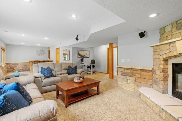 2213 Emerald Lane, Saint Paul, MN 55119